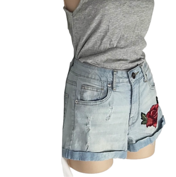 U2B - Urban Basics - Distressed Jean Shorts - Picture 5 of 10
